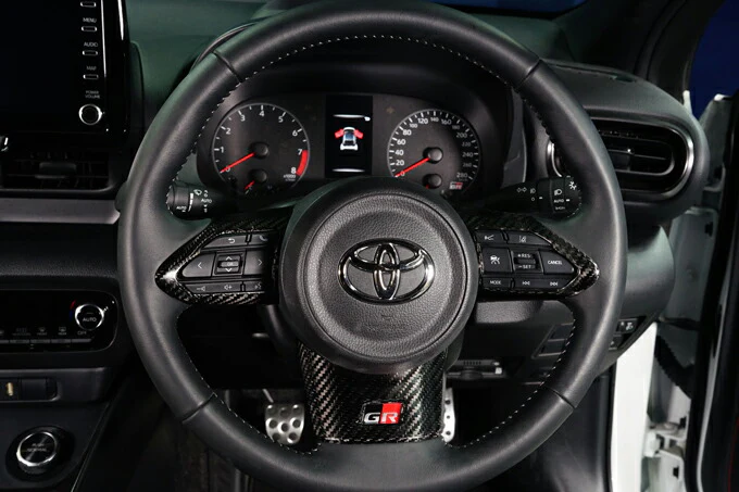 TOYOTA GR YARIS【Type：SERIES 10】Drycarbon steering wheel cover 3pcs/st754【for RHD&LHD】 - Image 5